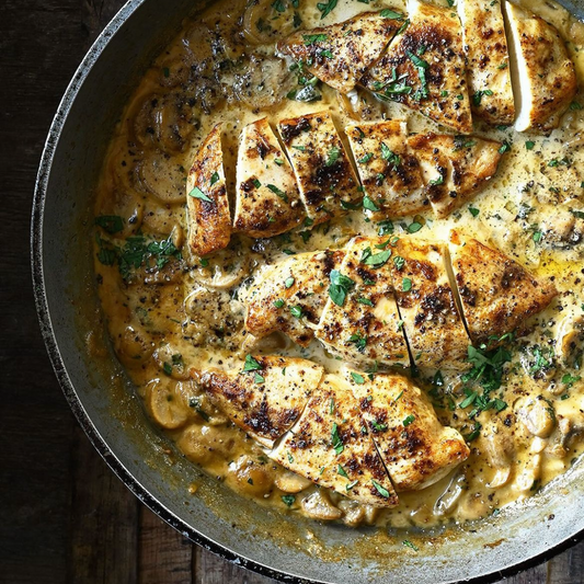 Chicken & Broccoli Pasta in a Creamy Garlic & White Wine Sauce