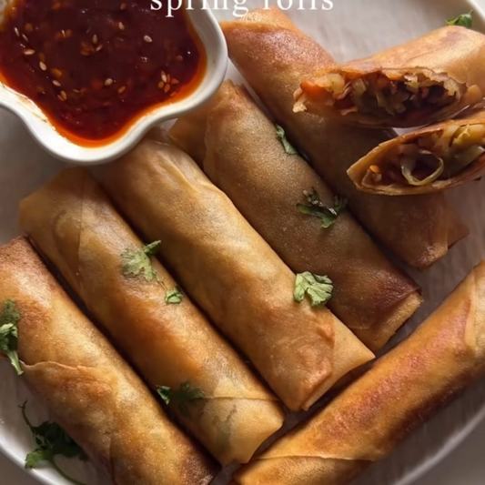 Buffalo Chicken Spring Rolls Snack Pot. Buffalo Ranch Dip