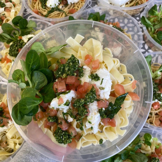 Caprese Pasta of Mozzarella, Basil & Red Pepper Pesto