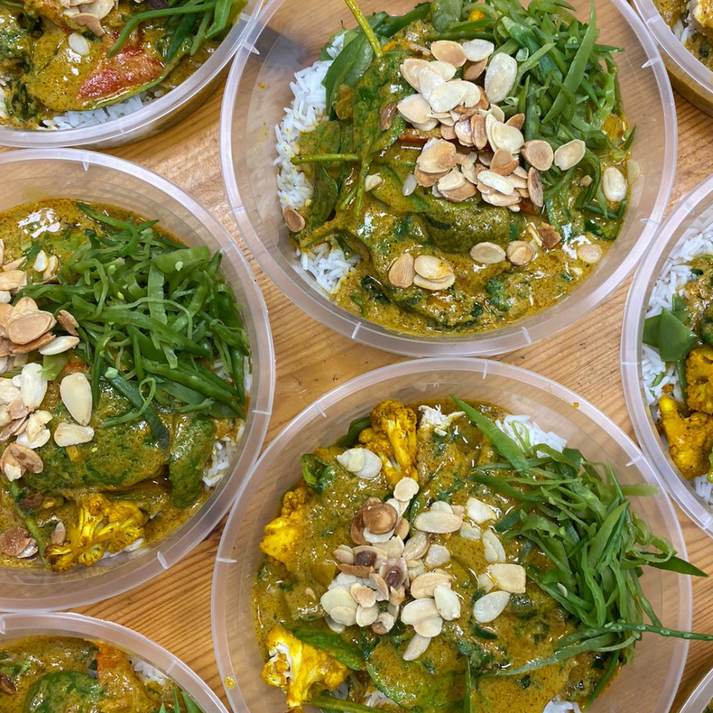 Roast Cauliflower, Chickpea & Petit Pois Korma. Cumin Spiced Rice. Toasted Flaked Almonds. Cucumber Riata (L)
